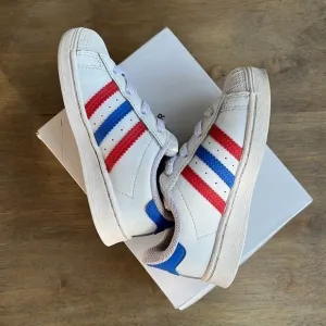 Adidas Red White &amp; Blue Superstarts❤️🤍💙