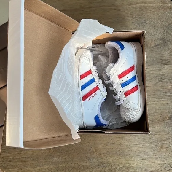 Adidas Red White &amp; Blue Superstarts❤️🤍💙