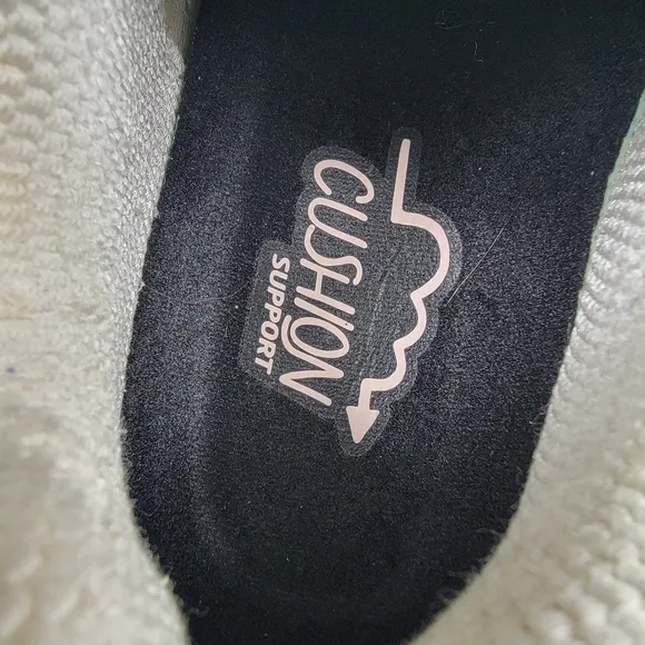 Brooks Addiction Walker Womens 9