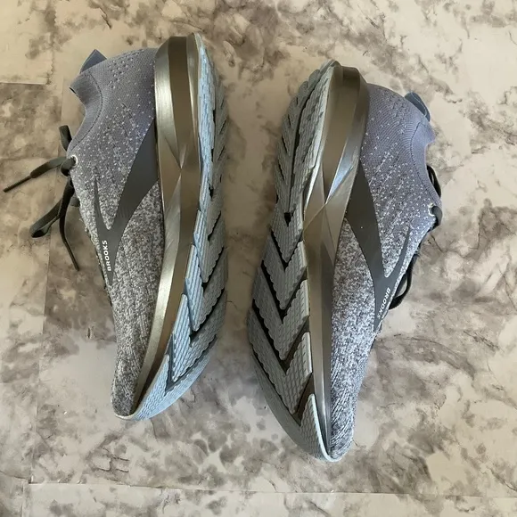 Brooks Womens Levitate 3