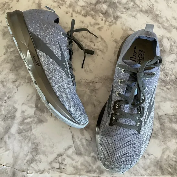 Brooks Womens Levitate 3