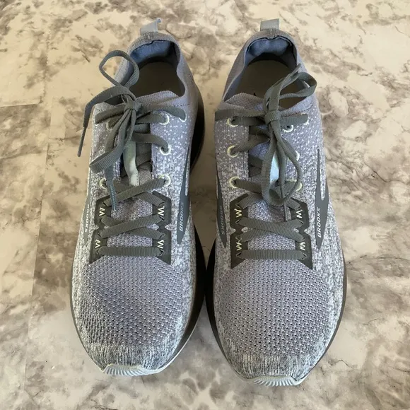 Brooks Womens Levitate 3