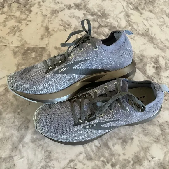 Brooks Womens Levitate 3