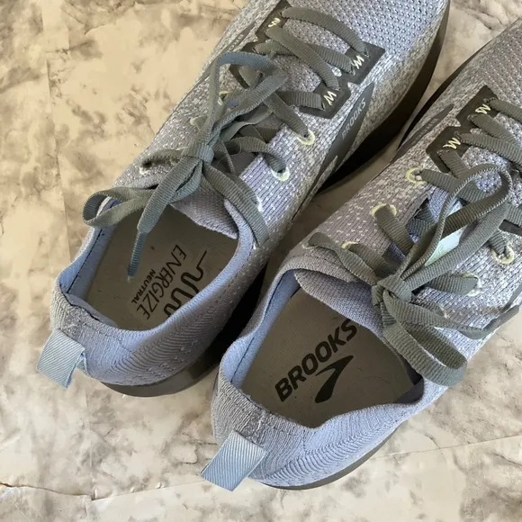 Brooks Womens Levitate 3