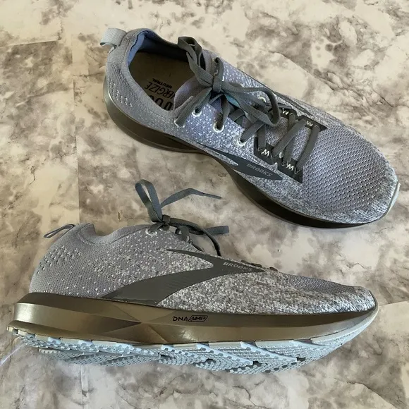Brooks Womens Levitate 3