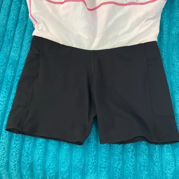 Dona Jo pickle ball tennis skort large