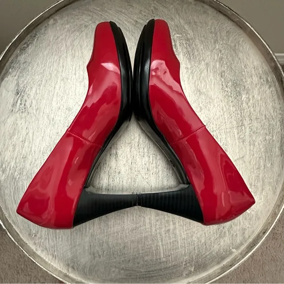 Giani Bernini Red Patent Vegan Leather Round Toe Heels Size 7M
