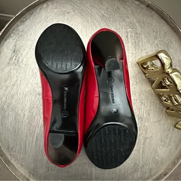 Giani Bernini Red Patent Vegan Leather Round Toe Heels Size 7M