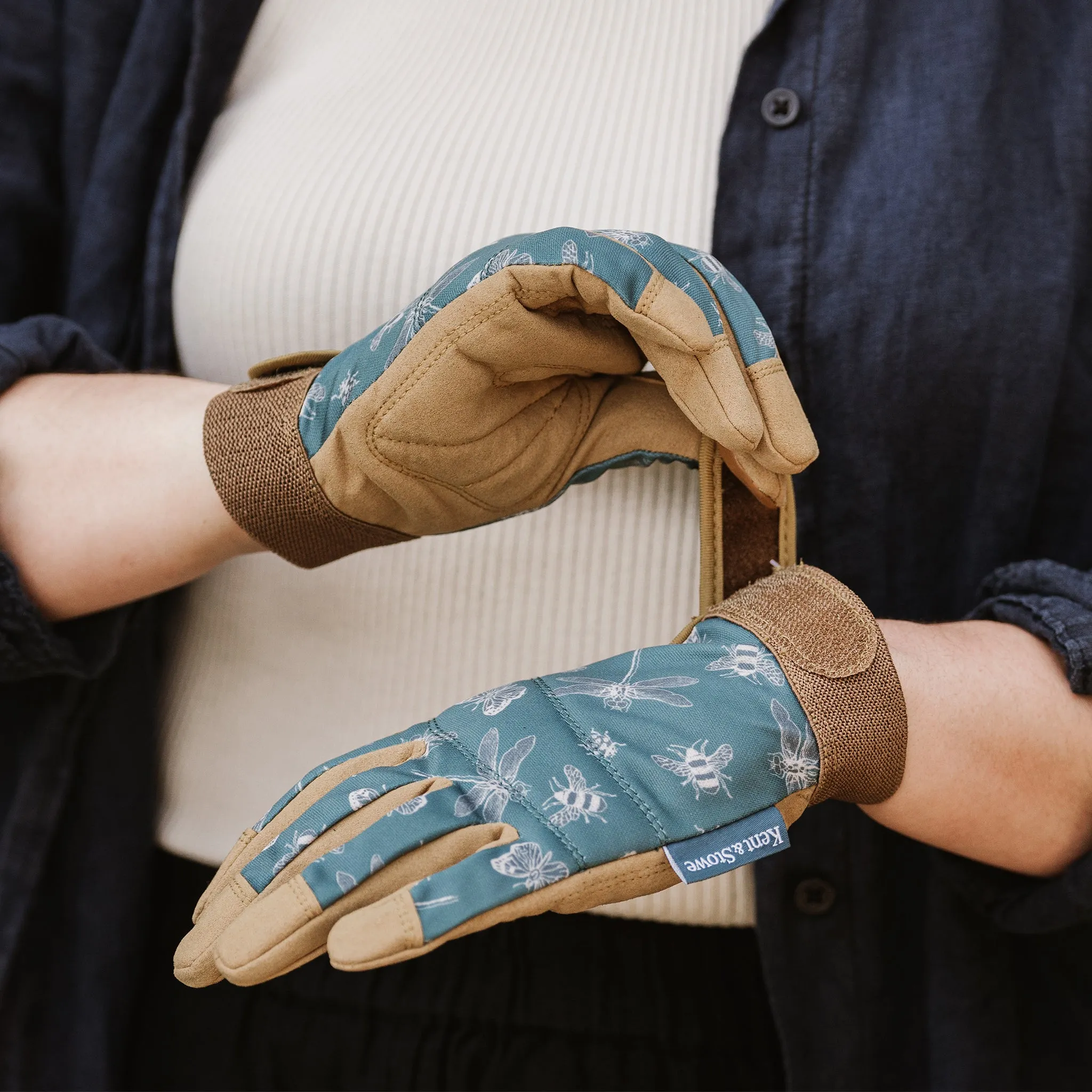 Kent & Stowe Teal Flutter Bugs Comfort Gloves - Ladies Small