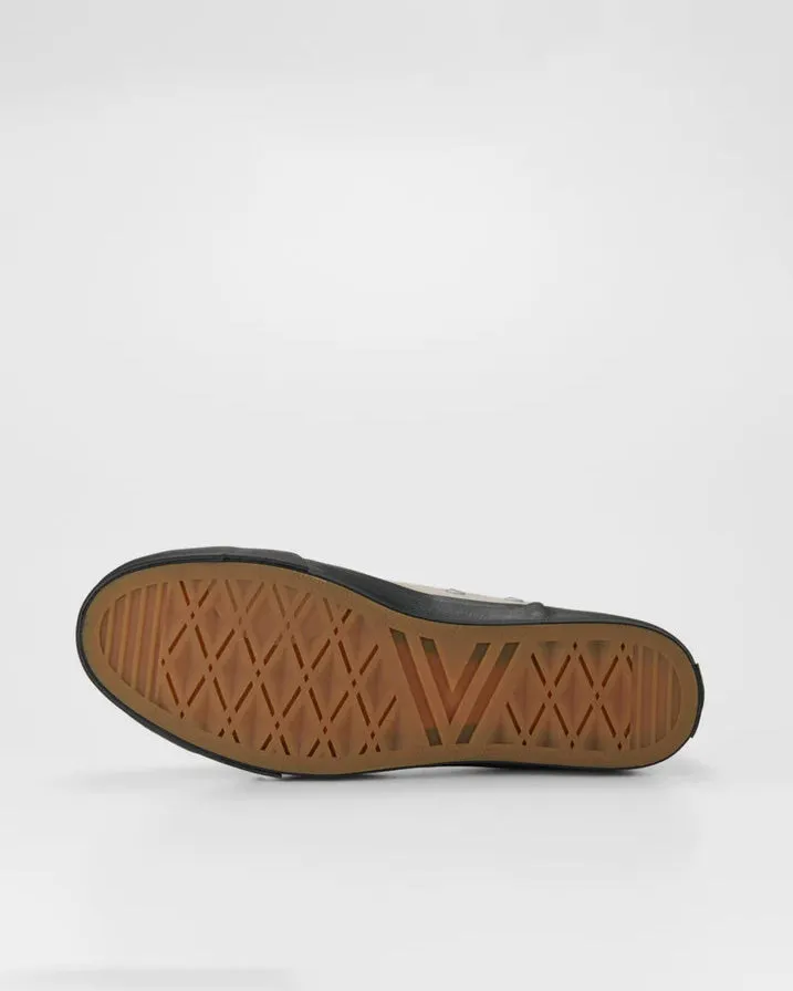 Low Trainer Shoes / Natural Black