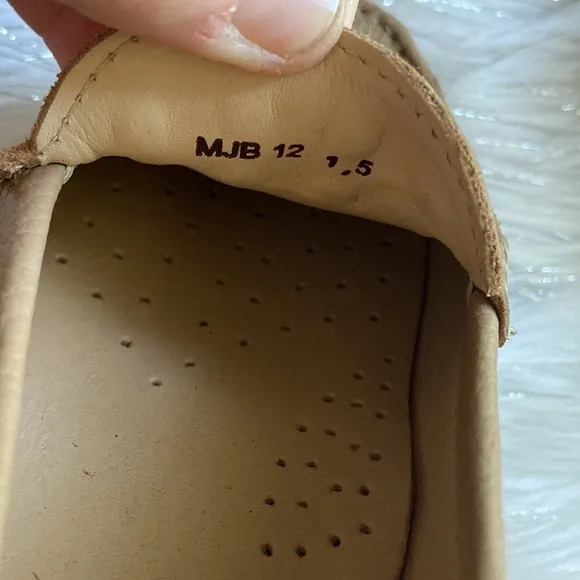 Marc Joseph New York Tan Leather Studded Loafer Kid's size 1.5