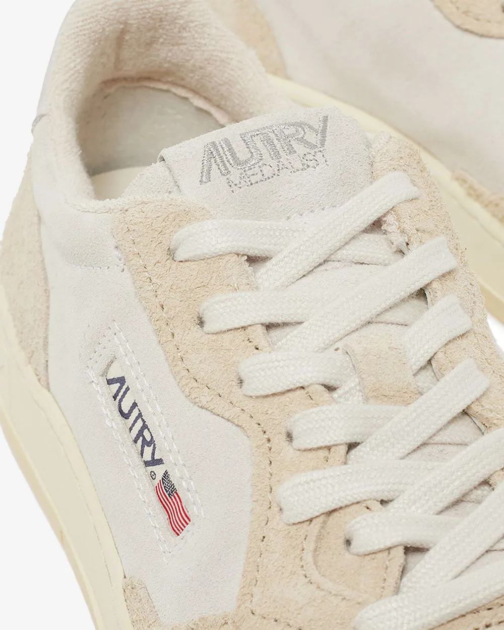 Medalist Low Man - Suede/Hair Ecru