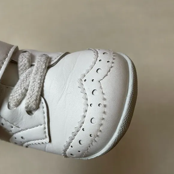 Mikihouse Wing-Tip First Walker