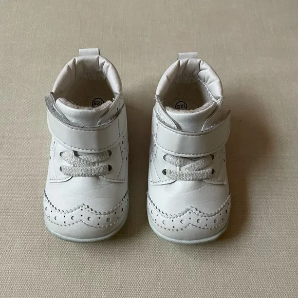 Mikihouse Wing-Tip First Walker
