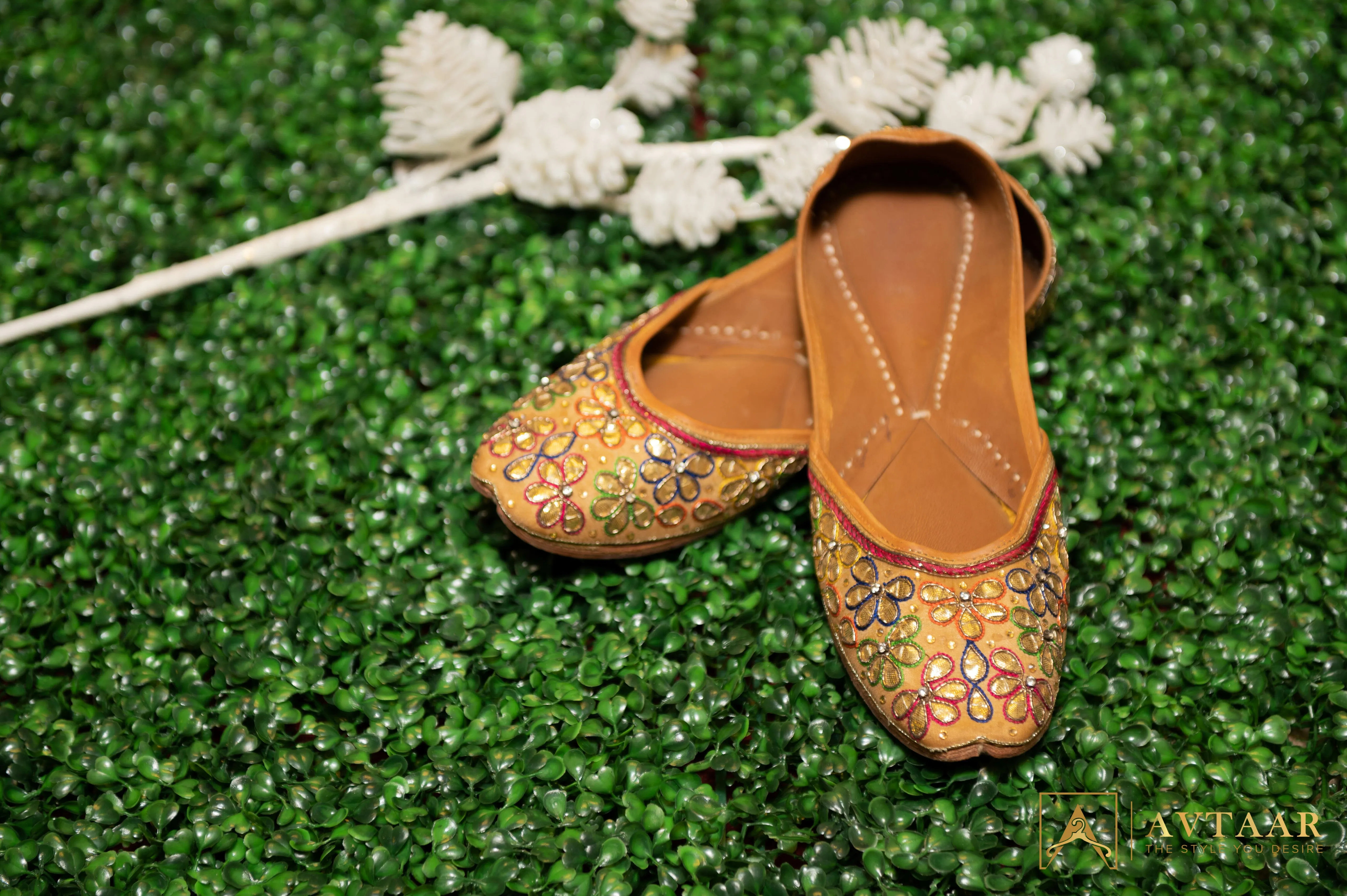 New Designer Embroidered Handcrafted Jutti