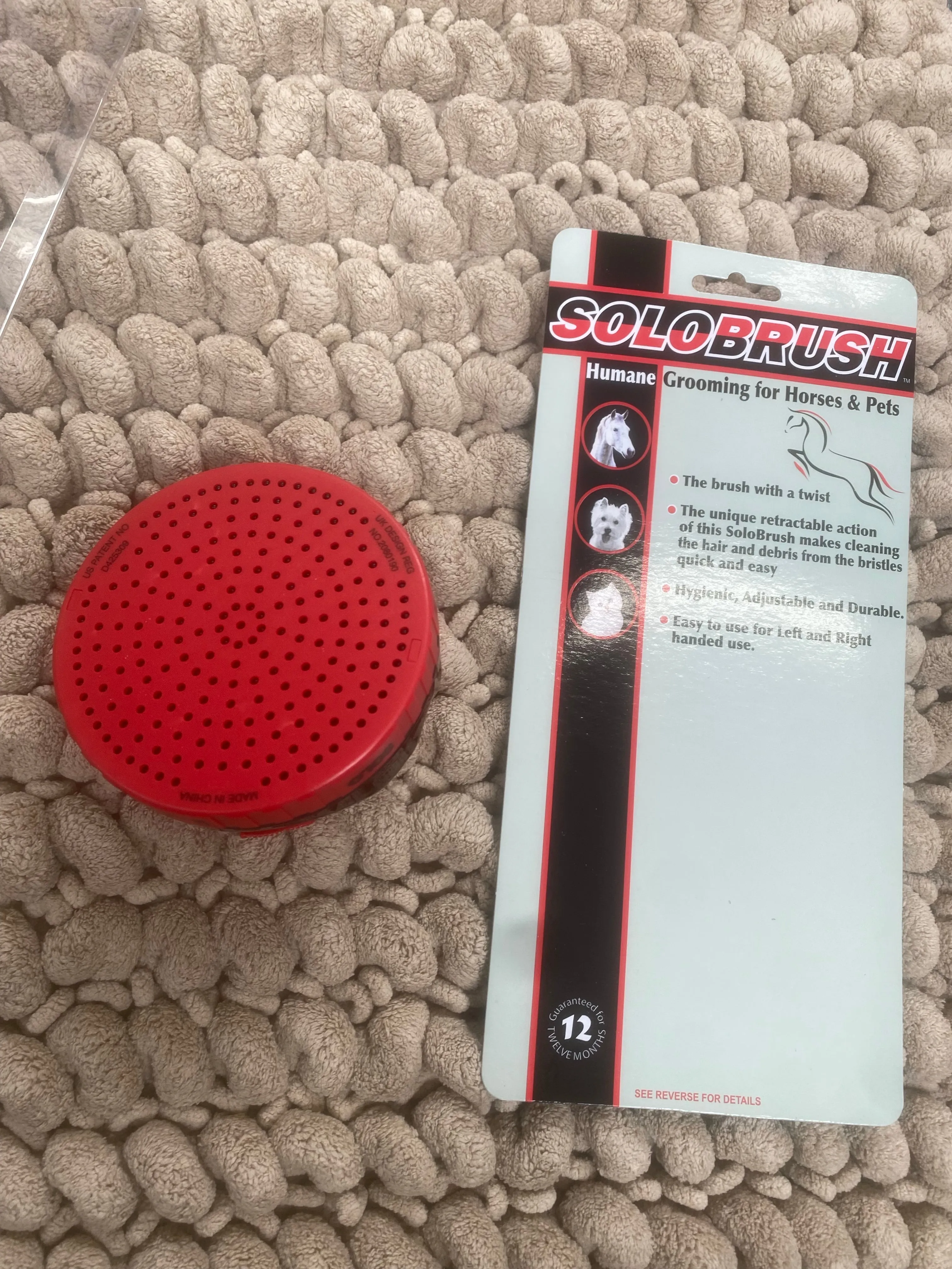 New solo brush humane grooming for horse and pets FREE POSTAGE*