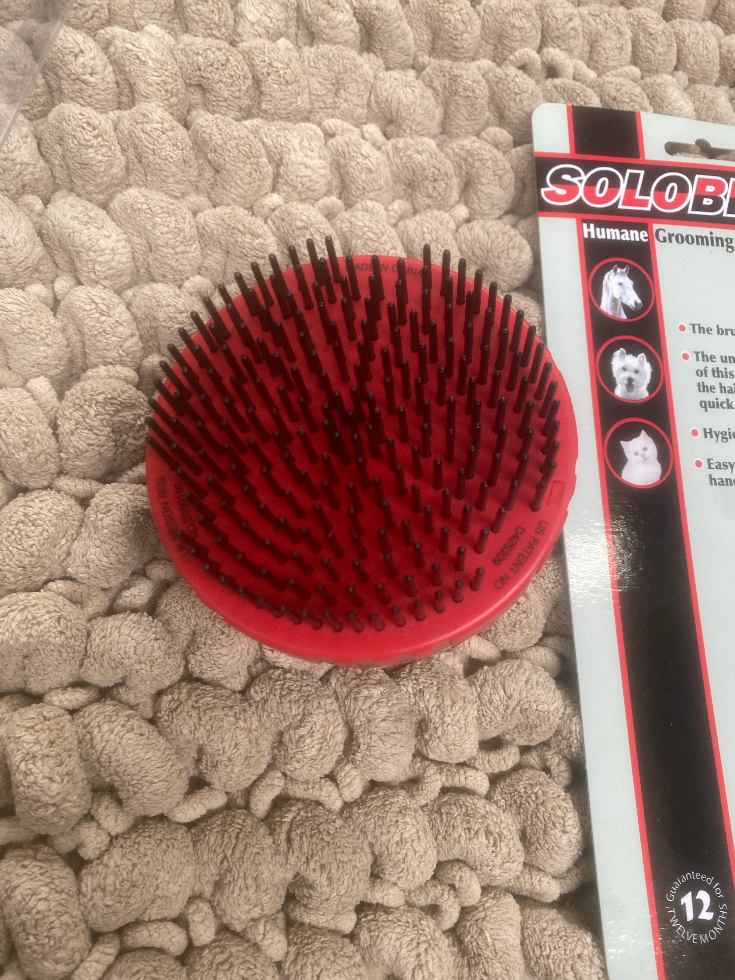 New solo brush humane grooming for horse and pets FREE POSTAGE*