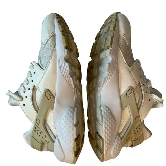 NIKE Air Huarache Run Premium Oatmeal Athletic Shoes Size 6Y/ Women 7.5