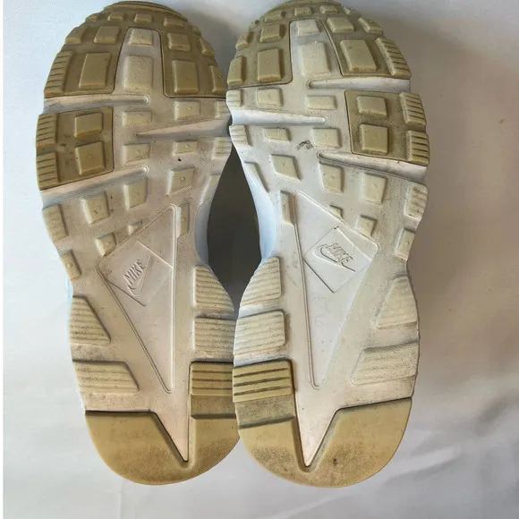 NIKE Air Huarache Run Premium Oatmeal Athletic Shoes Size 6Y/ Women 7.5