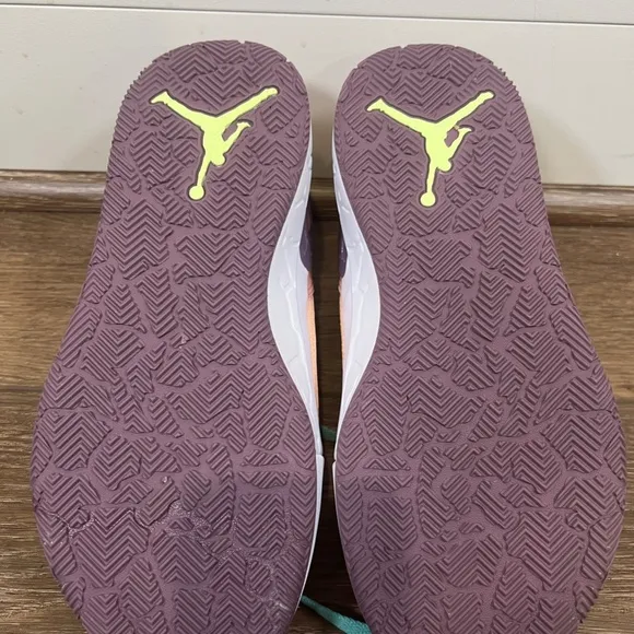 Nike Jordan DAY1 EO Big Kids Shoes Crimson Tint/Violet Sz 6.5Y Basketball Shoe
