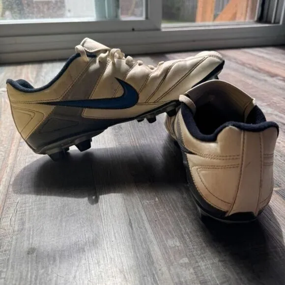 Nike park II Fg white/blue soccer cleats Good used condition size 10