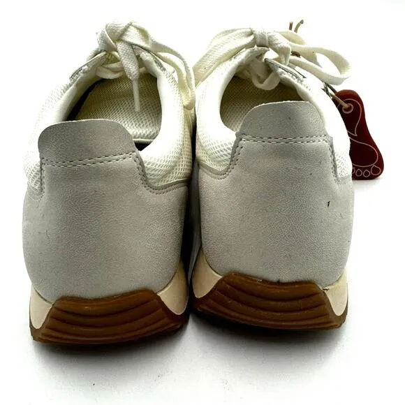 NWT MIA Womens 6.5 Kable Lace Up Sneakers Shoes Vintage Look New white taupe