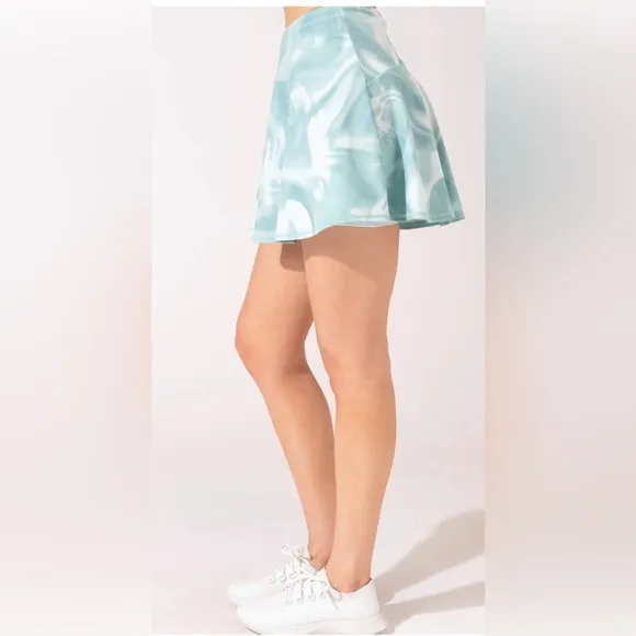 Threads for Thought POCKET SKORT NWT Medium
