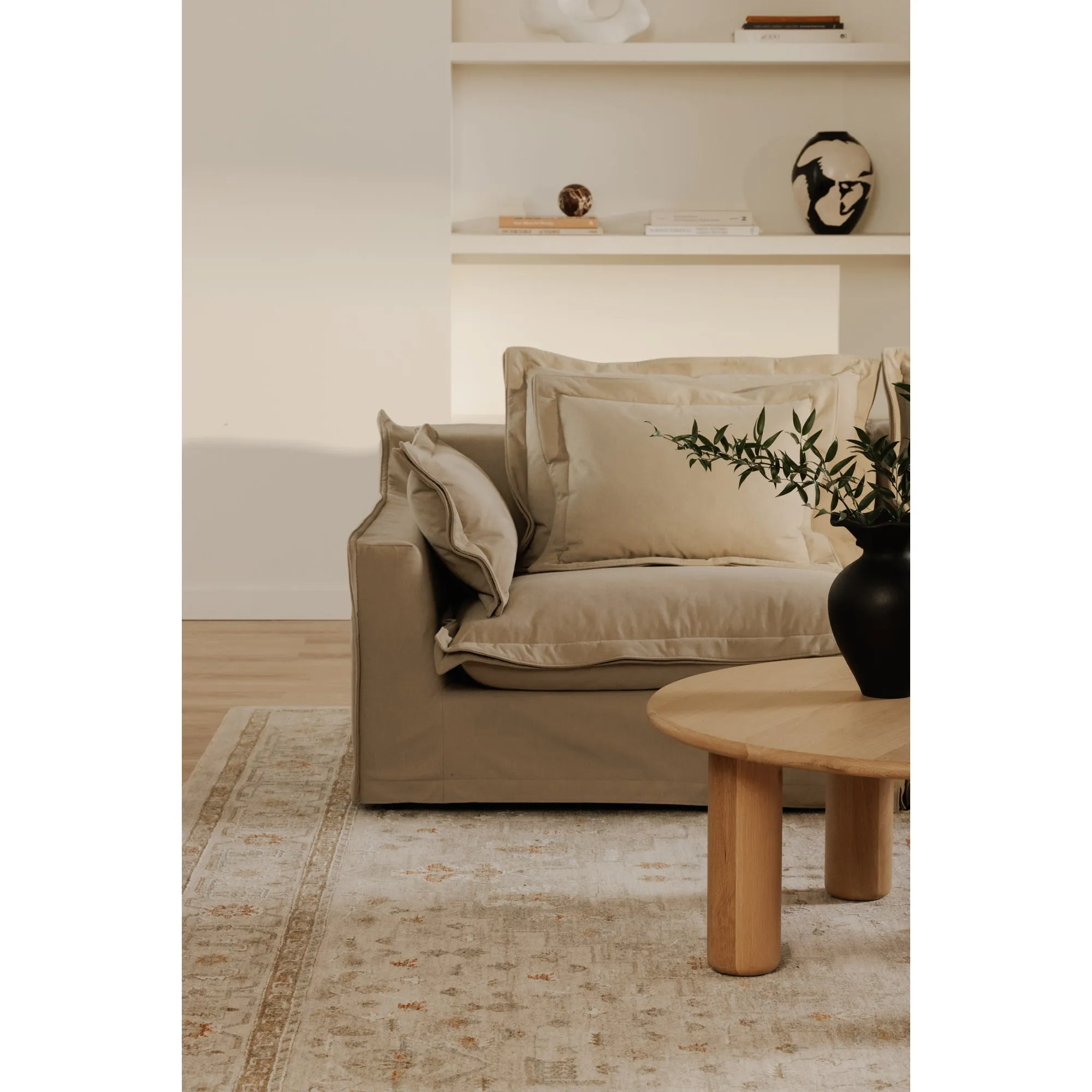 Timeless Right Arm Lounger with LiveSmart Performance Fabric