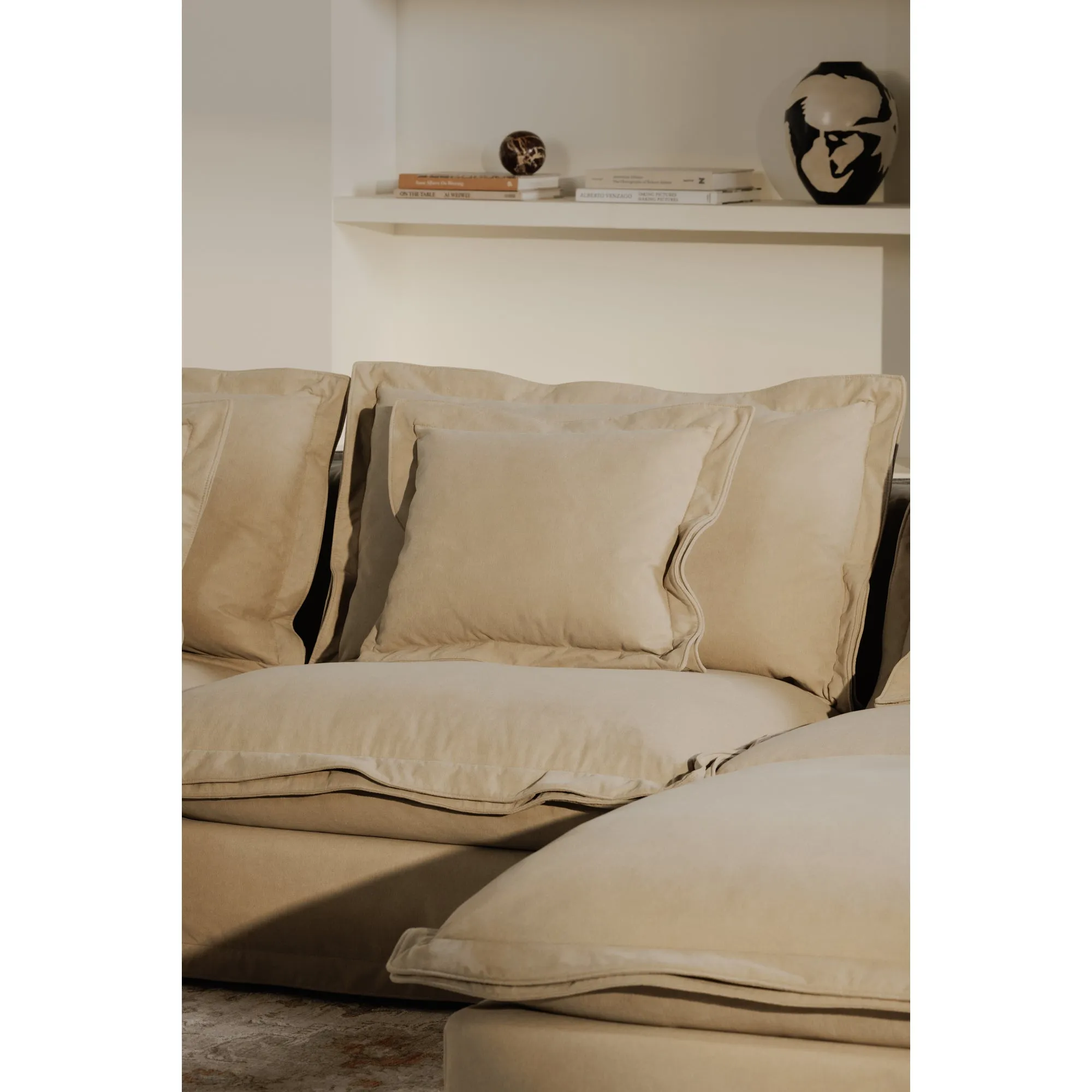 Timeless Right Arm Lounger with LiveSmart Performance Fabric