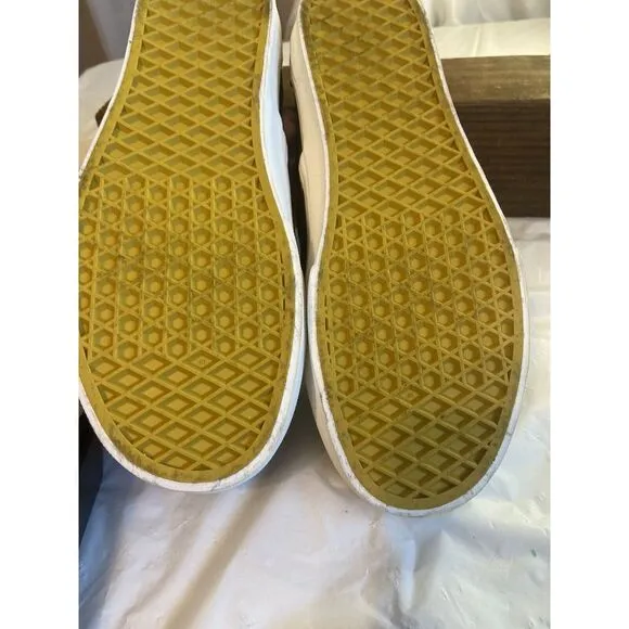 Van's Harry Potter Limited Edition Hufflepuff Slip-On Tennis Shoes-Size‎ 8.5