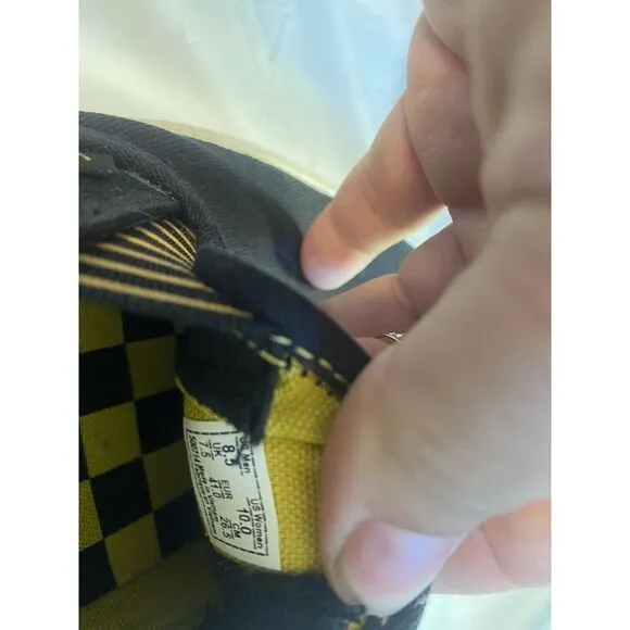 Van's Harry Potter Limited Edition Hufflepuff Slip-On Tennis Shoes-Size‎ 8.5