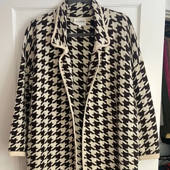 W. Cashmere’s Signature Houndstooth Design