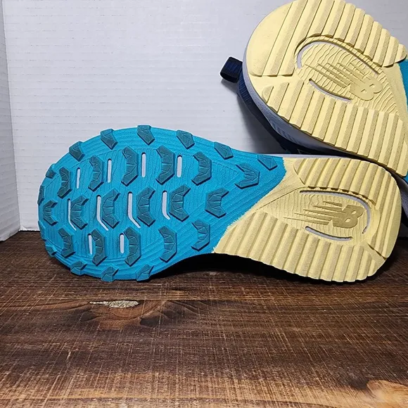 Women's New Balance Dynasoft Nitrel V4 Trail Running Shoes, Size 9, Blue