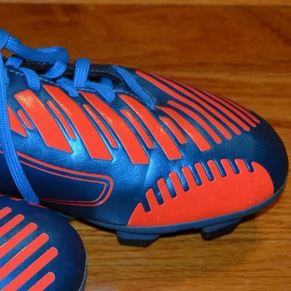 Youth boys Adidas Predator metallic blue soccer cleats, size 4.5