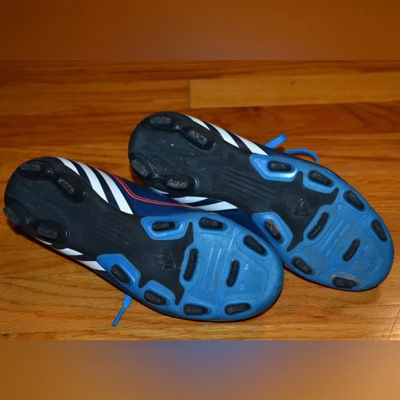 Youth boys Adidas Predator metallic blue soccer cleats, size 4.5